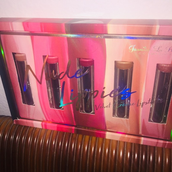 π Jasmine La Bell Lipstick Set - Picture 2 of 4